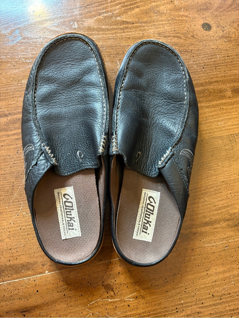 Olukai Moloa Men's Leather Slip-On Shoes Size 10 EUC